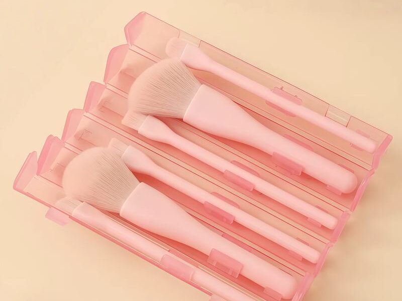 New candy-colored makeup brush six-piece multi-functional portable box makeup brush eye beauty tool set